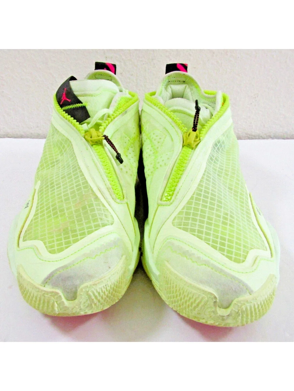 Jordan Why Not .5 Barley Volt/Pink Basketball Shoes 10.5 DO7189-700 with Box